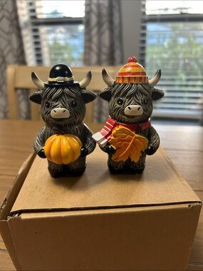 Autumn Highland Cow Figurine Pair - Fall Decor